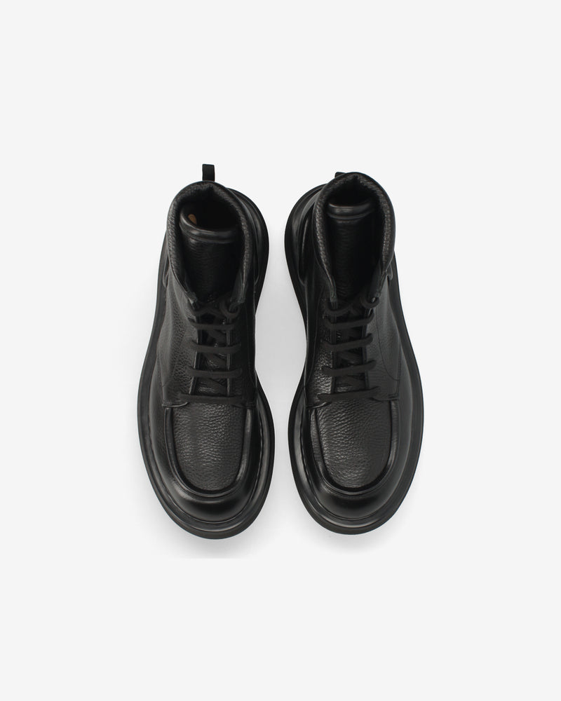 Stivaletti stringati in pelle nera