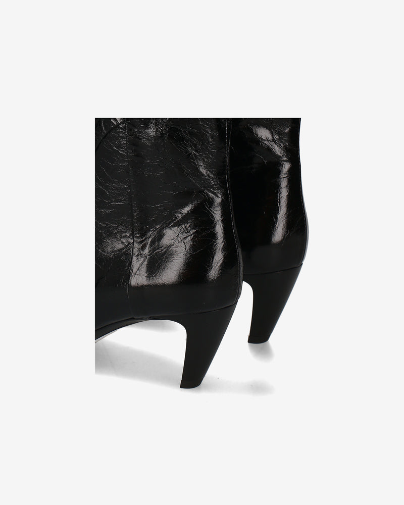 Leather boots with a glossy finish