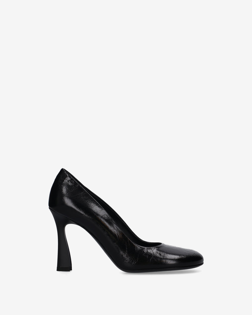 Leather pumps with a sculptural heel